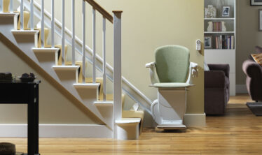Schodišťové výtahy: Kompletní průvodce 2024